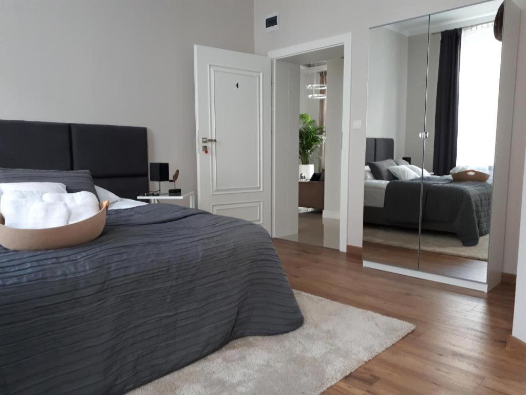 Marzec Apartamenty Gniezno Ngoại thất bức ảnh